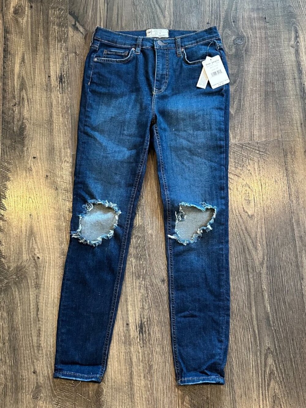 NWT Free People Women’s Distressed Skinny Stretch Denim Jeans, Size 28 NEW